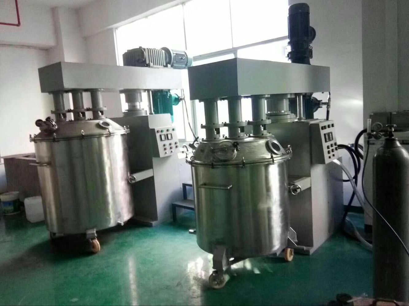 東尚機械制造（複合式攪拌機）